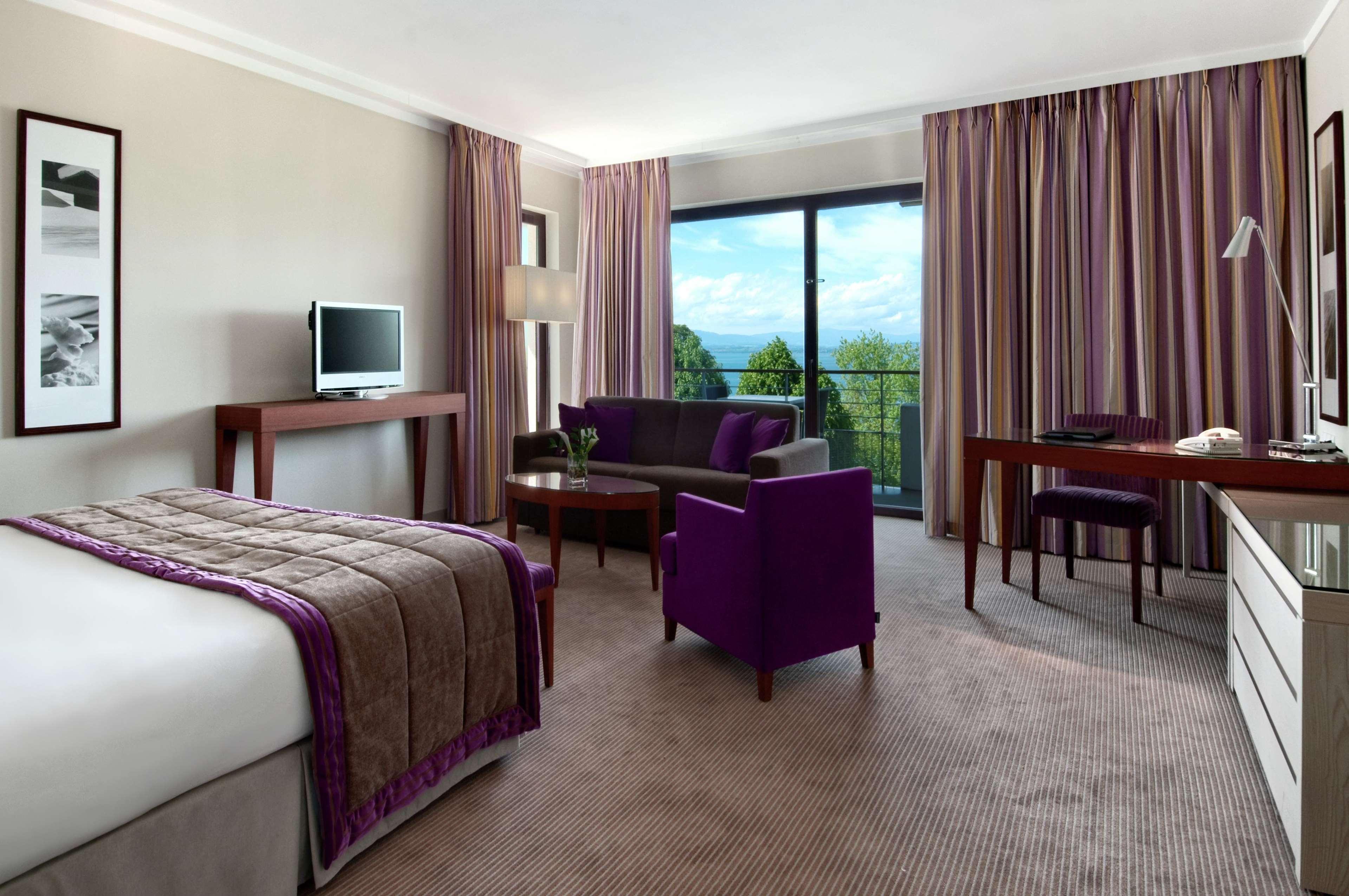 ฮิลตัน เอเวียง เลส์ เบียงส์ Hotel เอวิยงเลบานส์ ภายนอก รูปภาพ