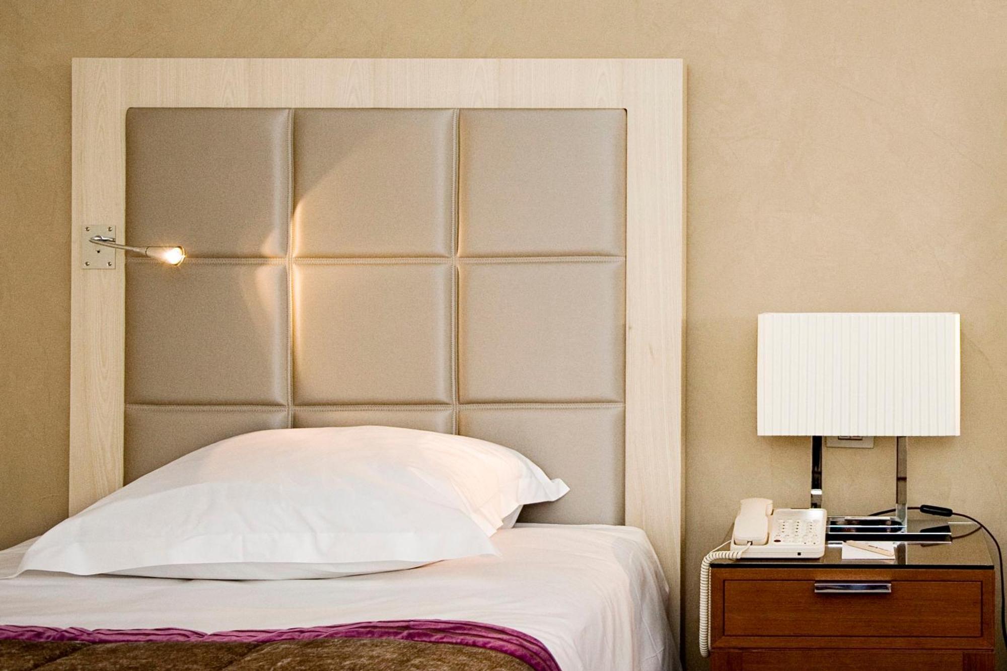 ฮิลตัน เอเวียง เลส์ เบียงส์ Hotel เอวิยงเลบานส์ ภายนอก รูปภาพ