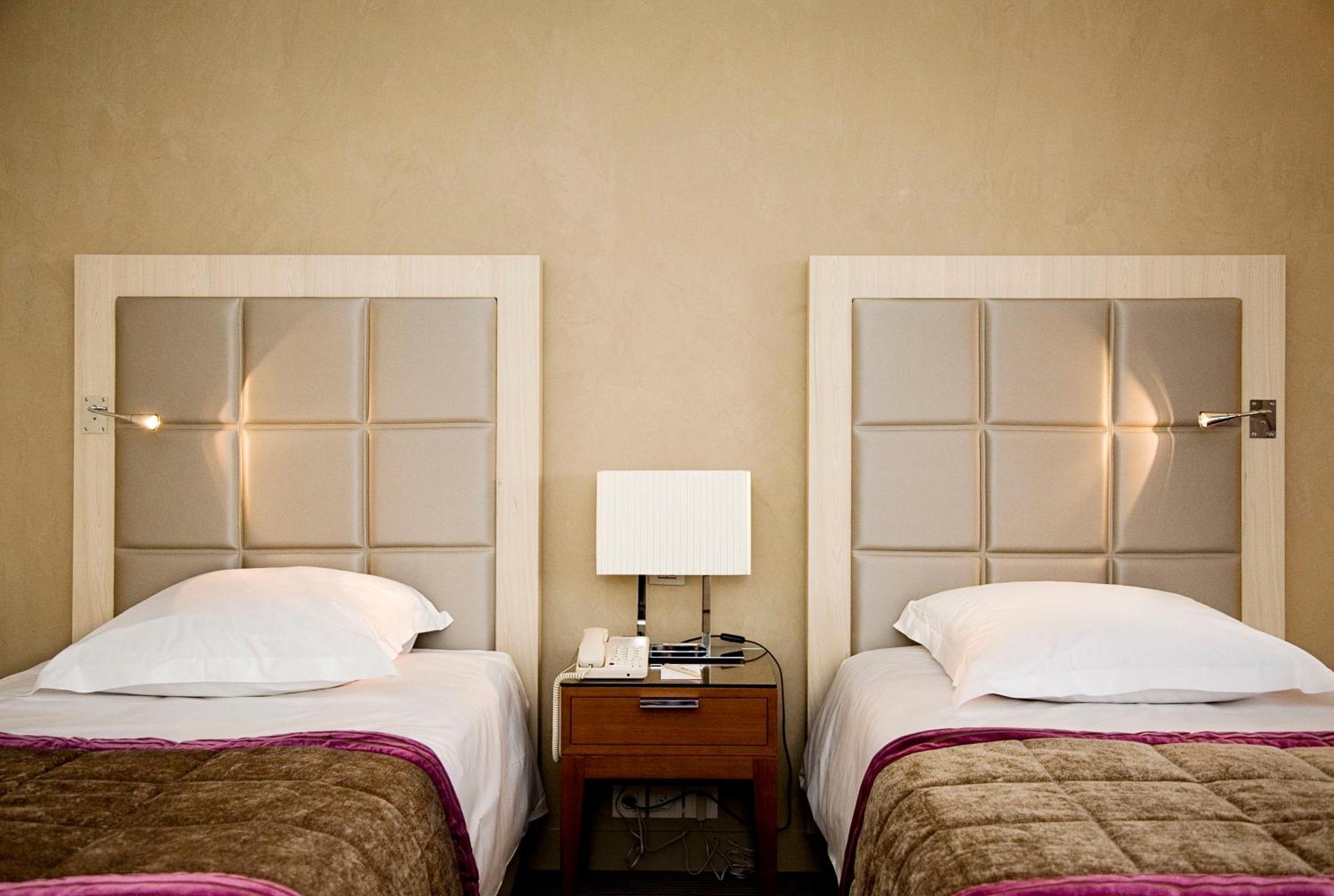 ฮิลตัน เอเวียง เลส์ เบียงส์ Hotel เอวิยงเลบานส์ ภายนอก รูปภาพ