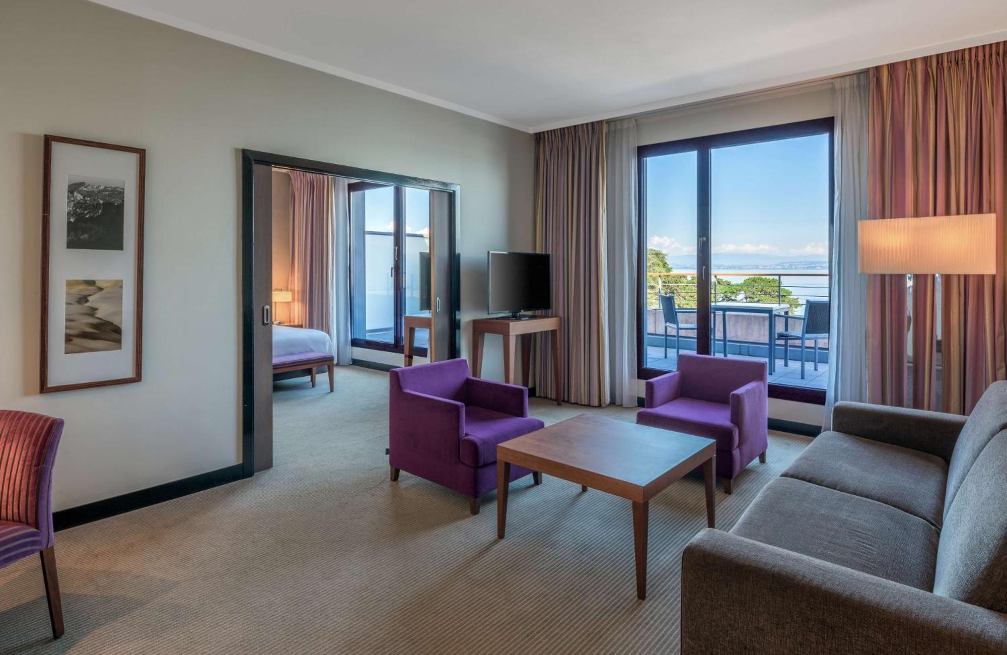 ฮิลตัน เอเวียง เลส์ เบียงส์ Hotel เอวิยงเลบานส์ ภายนอก รูปภาพ