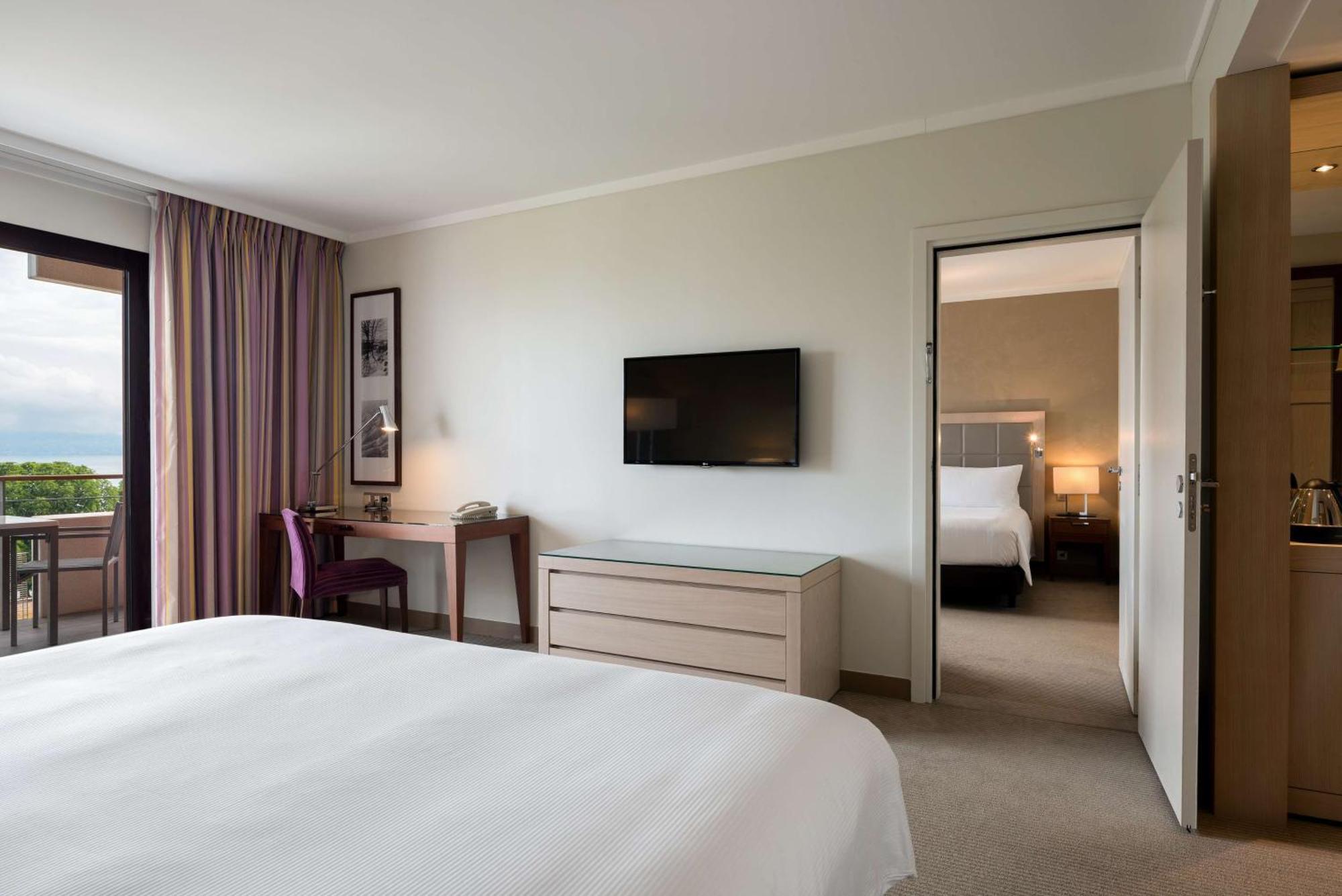 ฮิลตัน เอเวียง เลส์ เบียงส์ Hotel เอวิยงเลบานส์ ภายนอก รูปภาพ