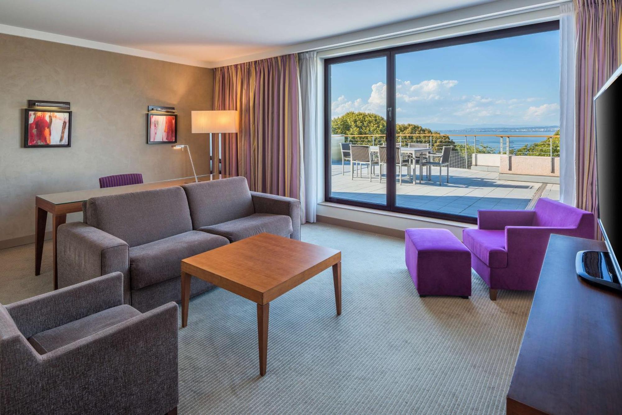 ฮิลตัน เอเวียง เลส์ เบียงส์ Hotel เอวิยงเลบานส์ ภายนอก รูปภาพ
